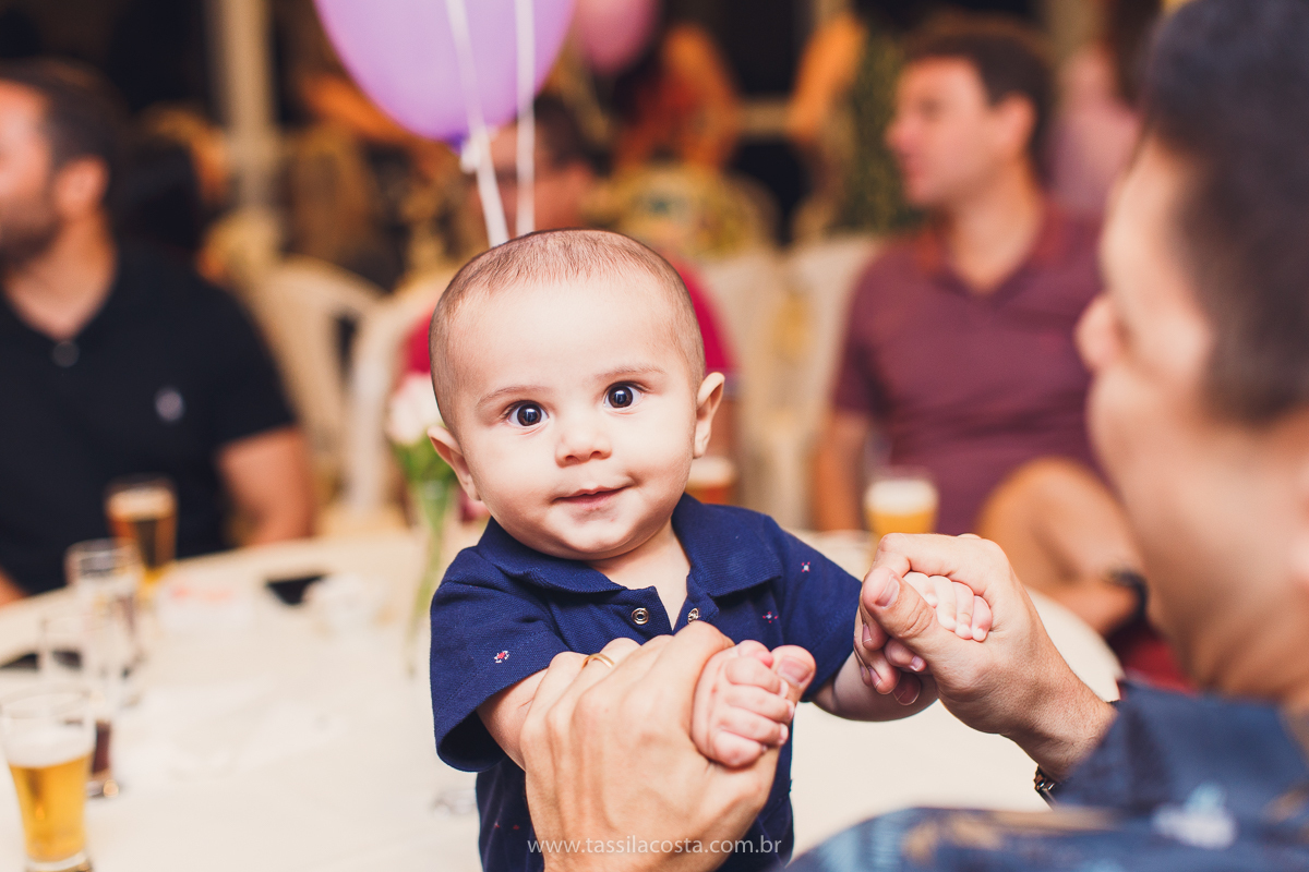 festa de aniversário para menina, no tema Peppa Pig, decoração by Melina Pitanga, fotos de Tássila Costa fotografia, festa de 02 anos da Júlia, feita no prédio de casa, look lindo para aniversário de 2 anos, qual cor de vestido usar na festa de 1 ano