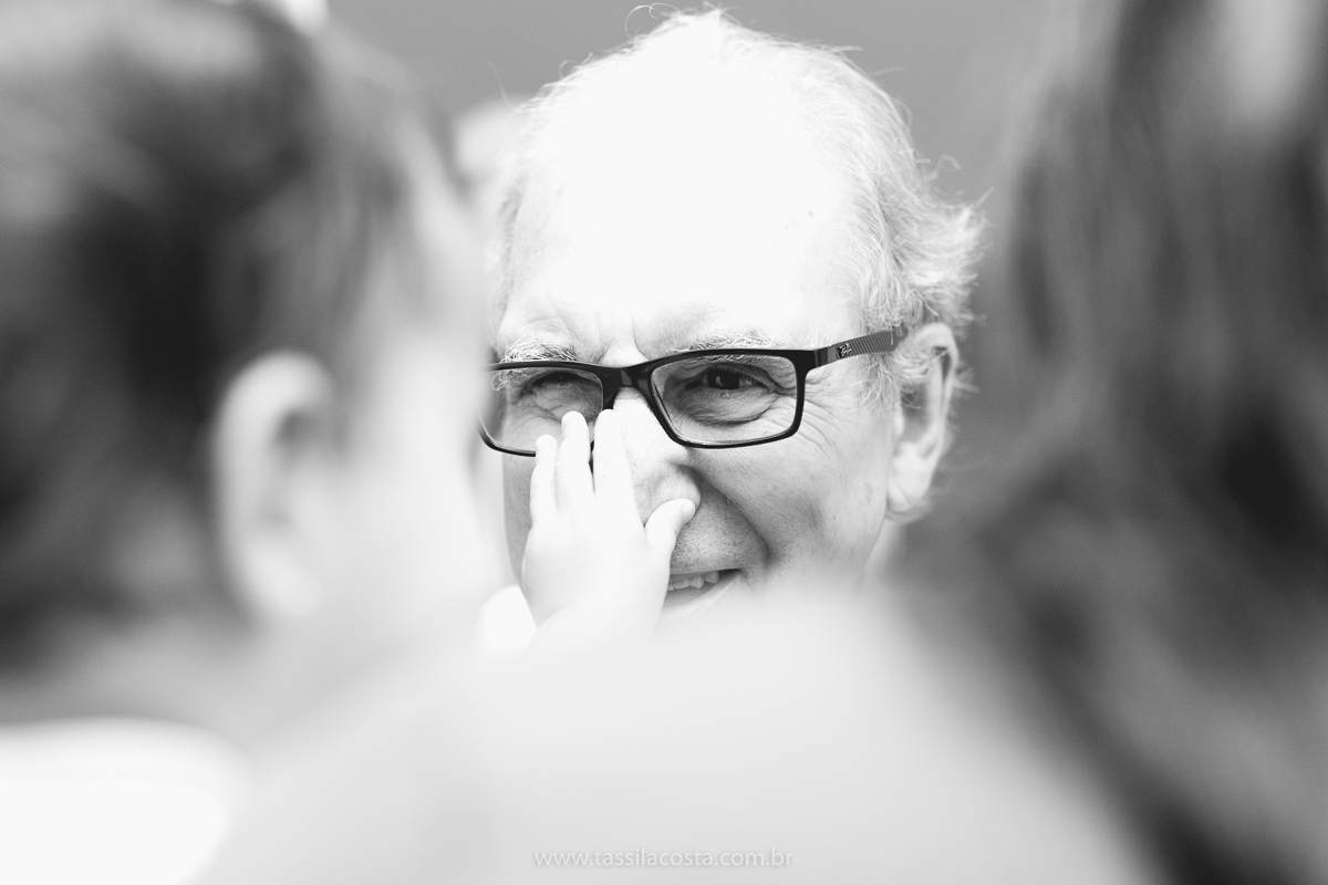 festa de aniversário para menina, no tema Peppa Pig, decoração by Melina Pitanga, fotos de Tássila Costa fotografia, festa de 02 anos da Júlia, feita no prédio de casa, look lindo para aniversário de 2 anos, qual cor de vestido usar na festa de 1 ano