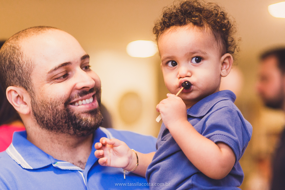 festa de aniversário para menina, no tema Peppa Pig, decoração by Melina Pitanga, fotos de Tássila Costa fotografia, festa de 02 anos da Júlia, feita no prédio de casa, look lindo para aniversário de 2 anos, qual cor de vestido usar na festa de 1 ano