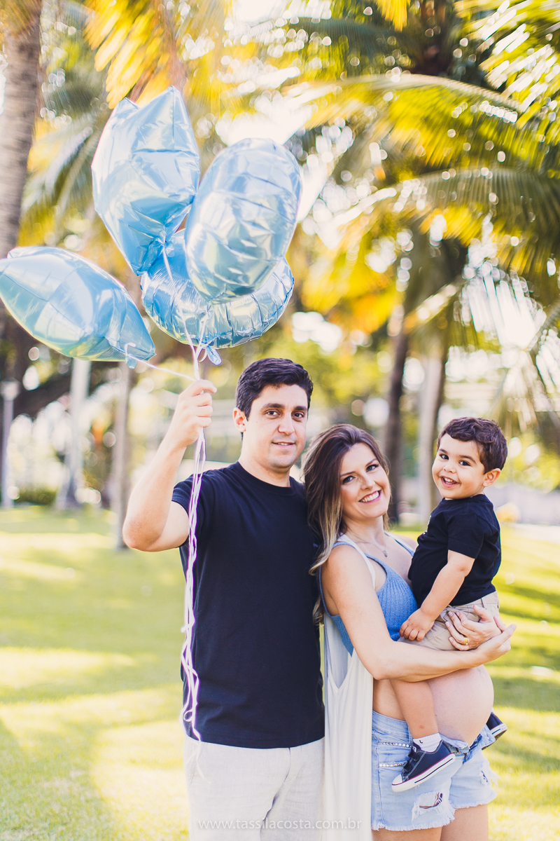 fotos no pôr do sol, em Vitória ES, fotos de grávida no pôr do sol, Ilha do frade, Tássila Costa fotografia, mãe de dois, look para ensaio externo na Ilha do Frade