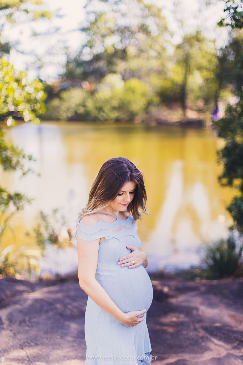 fotos no pôr do sol, em Vitória ES, fotos de grávida no pôr do sol, Ilha do frade, Tássila Costa fotografia, mãe de dois, look para ensaio externo na Ilha do Frade