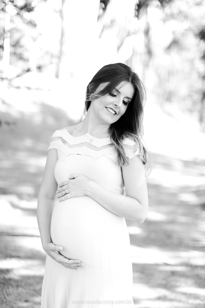 fotos no pôr do sol, em Vitória ES, fotos de grávida no pôr do sol, Ilha do frade, Tássila Costa fotografia, mãe de dois, look para ensaio externo na Ilha do Frade