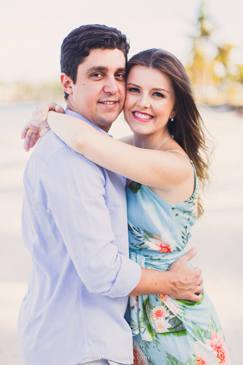 fotos no pôr do sol, em Vitória ES, fotos de grávida no pôr do sol, Ilha do frade, Tássila Costa fotografia, mãe de dois, look para ensaio externo na Ilha do Frade