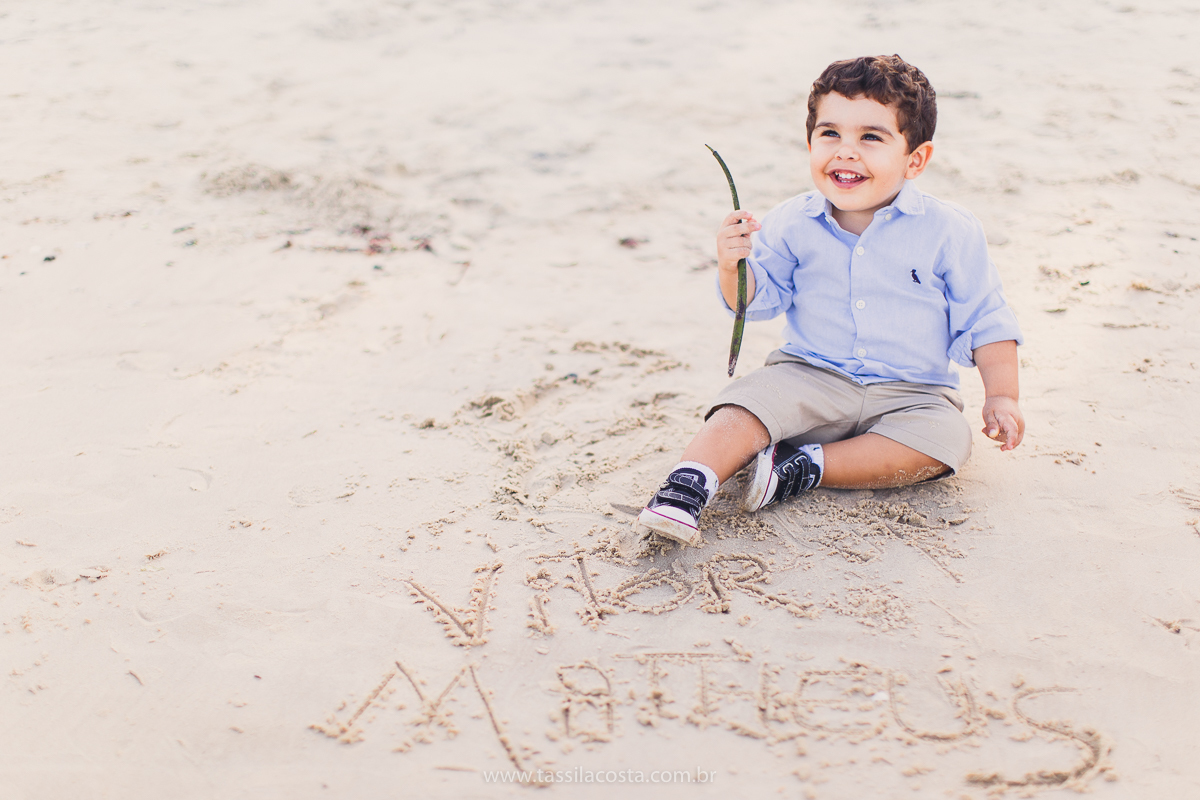 fotos no pôr do sol, em Vitória ES, fotos de grávida no pôr do sol, Ilha do frade, Tássila Costa fotografia, mãe de dois, look para ensaio externo na Ilha do Frade