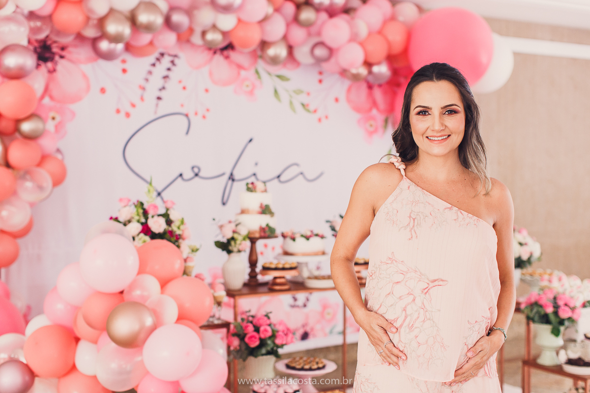 foto de chá bebê, decoração linda de chá de bebê, mãe de menina, decoração de chá de bebê de menina, decoração rosa e branca de chá de bebê, tássila costa fotografia, sandra festas, decoração de chá de bebê em Vila Velha ES, pais de primeira viagemfoto de
