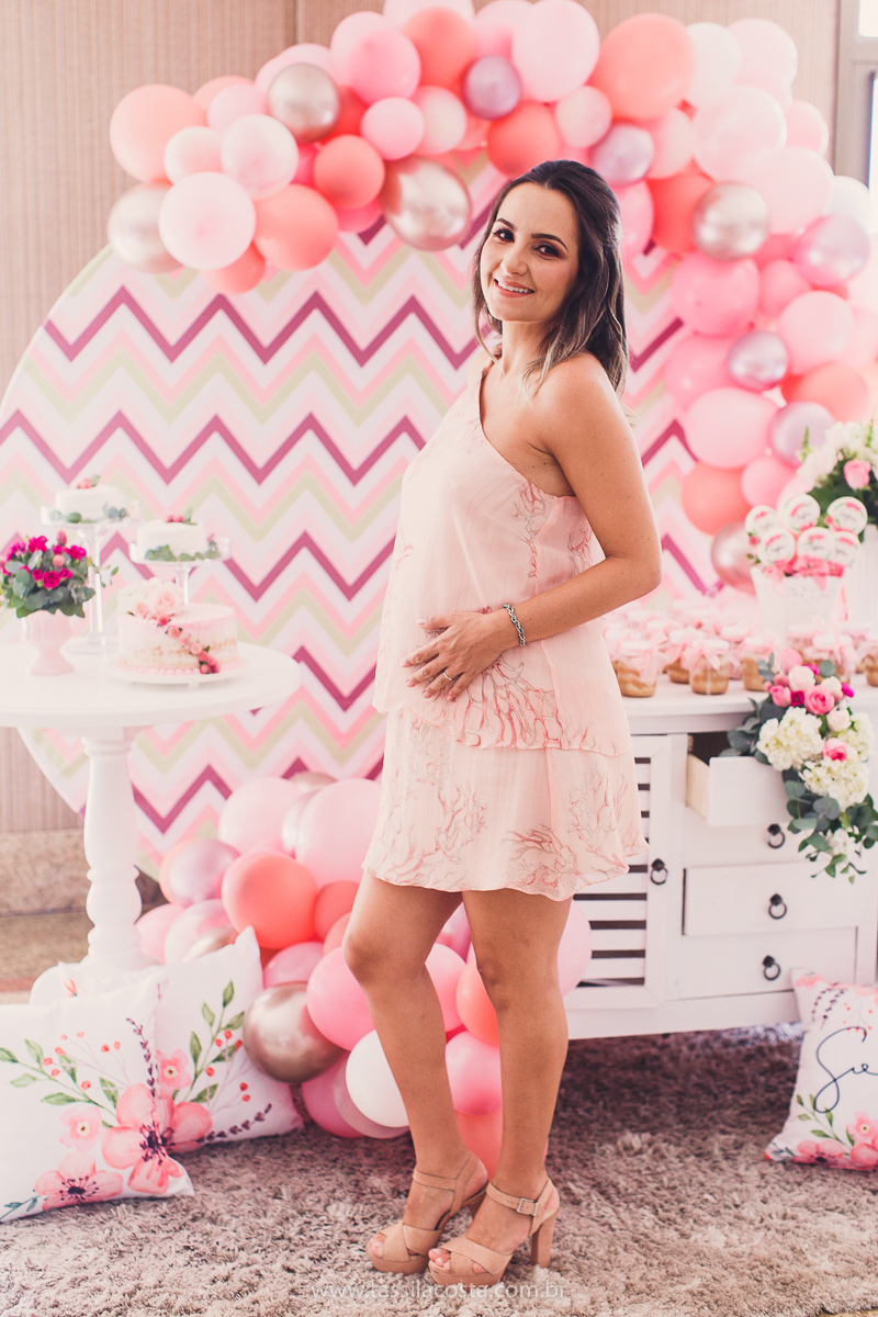 foto de chá bebê, decoração linda de chá de bebê, mãe de menina, decoração de chá de bebê de menina, decoração rosa e branca de chá de bebê, tássila costa fotografia, sandra festas, decoração de chá de bebê em Vila Velha ES, pais de primeira viagem