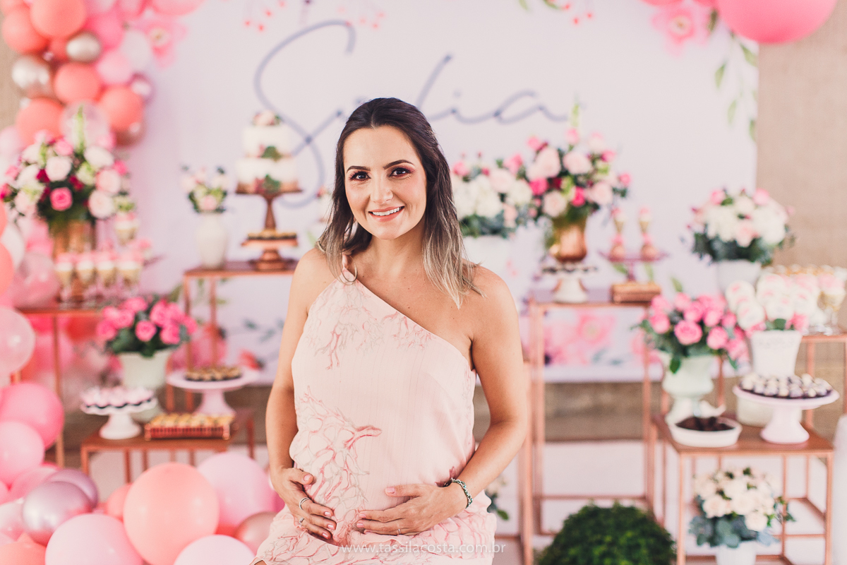 foto de chá bebê, decoração linda de chá de bebê, mãe de menina, decoração de chá de bebê de menina, decoração rosa e branca de chá de bebê, tássila costa fotografia, sandra festas, decoração de chá de bebê em Vila Velha ES, pais de primeira viagem