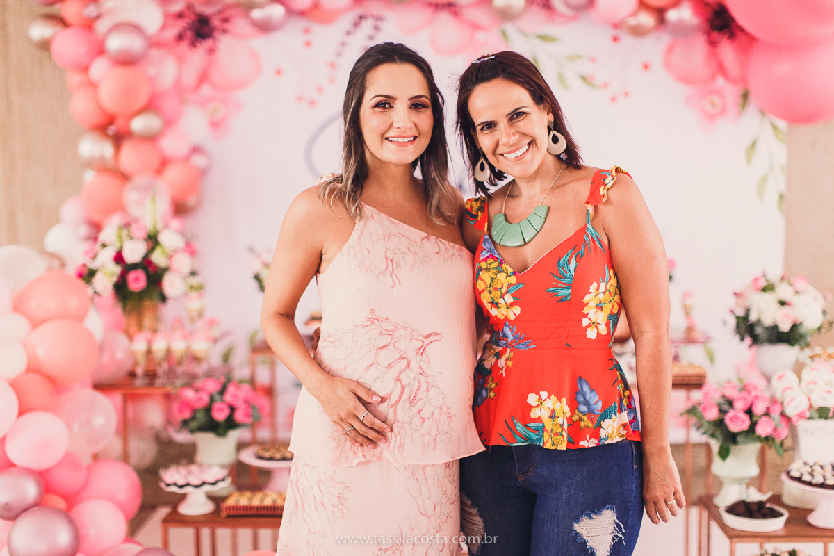 foto de chá bebê, decoração linda de chá de bebê, mãe de menina, decoração de chá de bebê de menina, decoração rosa e branca de chá de bebê, tássila costa fotografia, sandra festas, decoração de chá de bebê em Vila Velha ES, pais de primeira viagem