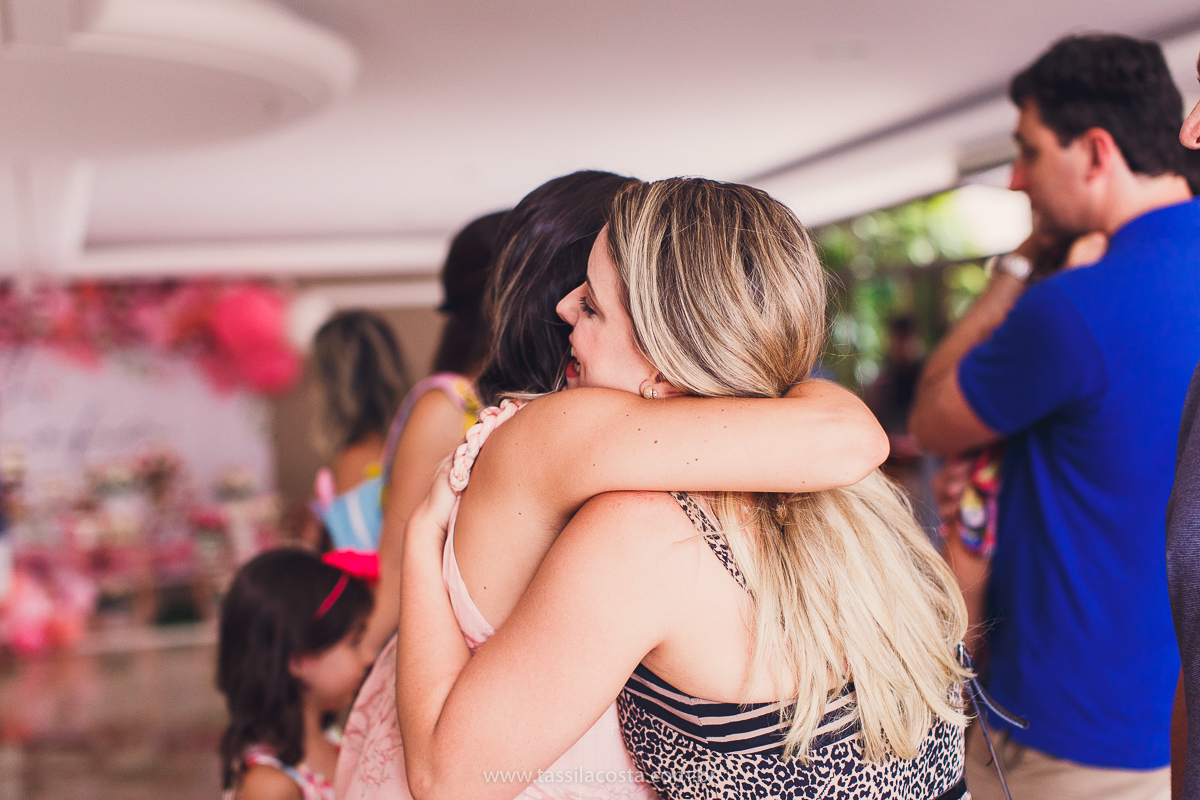 foto de chá bebê, decoração linda de chá de bebê, mãe de menina, decoração de chá de bebê de menina, decoração rosa e branca de chá de bebê, tássila costa fotografia, sandra festas, decoração de chá de bebê em Vila Velha ES, pais de primeira viagem