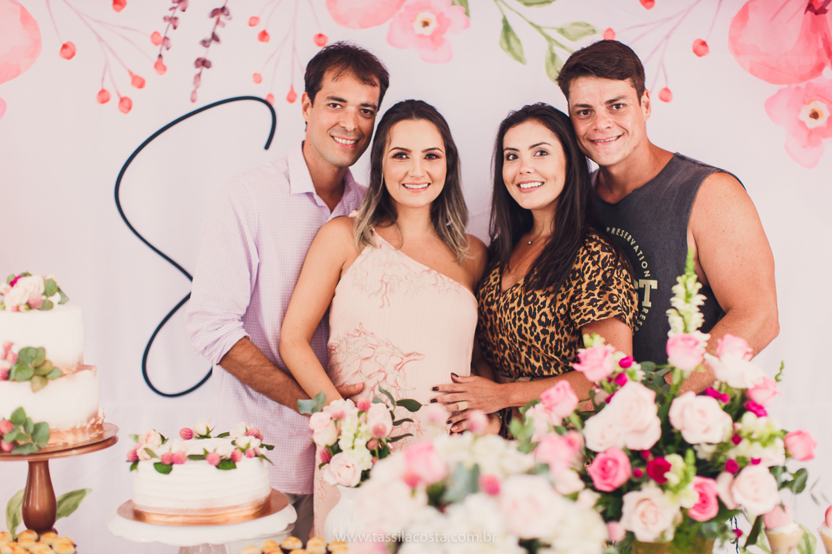 foto de chá bebê, decoração linda de chá de bebê, mãe de menina, decoração de chá de bebê de menina, decoração rosa e branca de chá de bebê, tássila costa fotografia, sandra festas, decoração de chá de bebê em Vila Velha ES, pais de primeira viagem