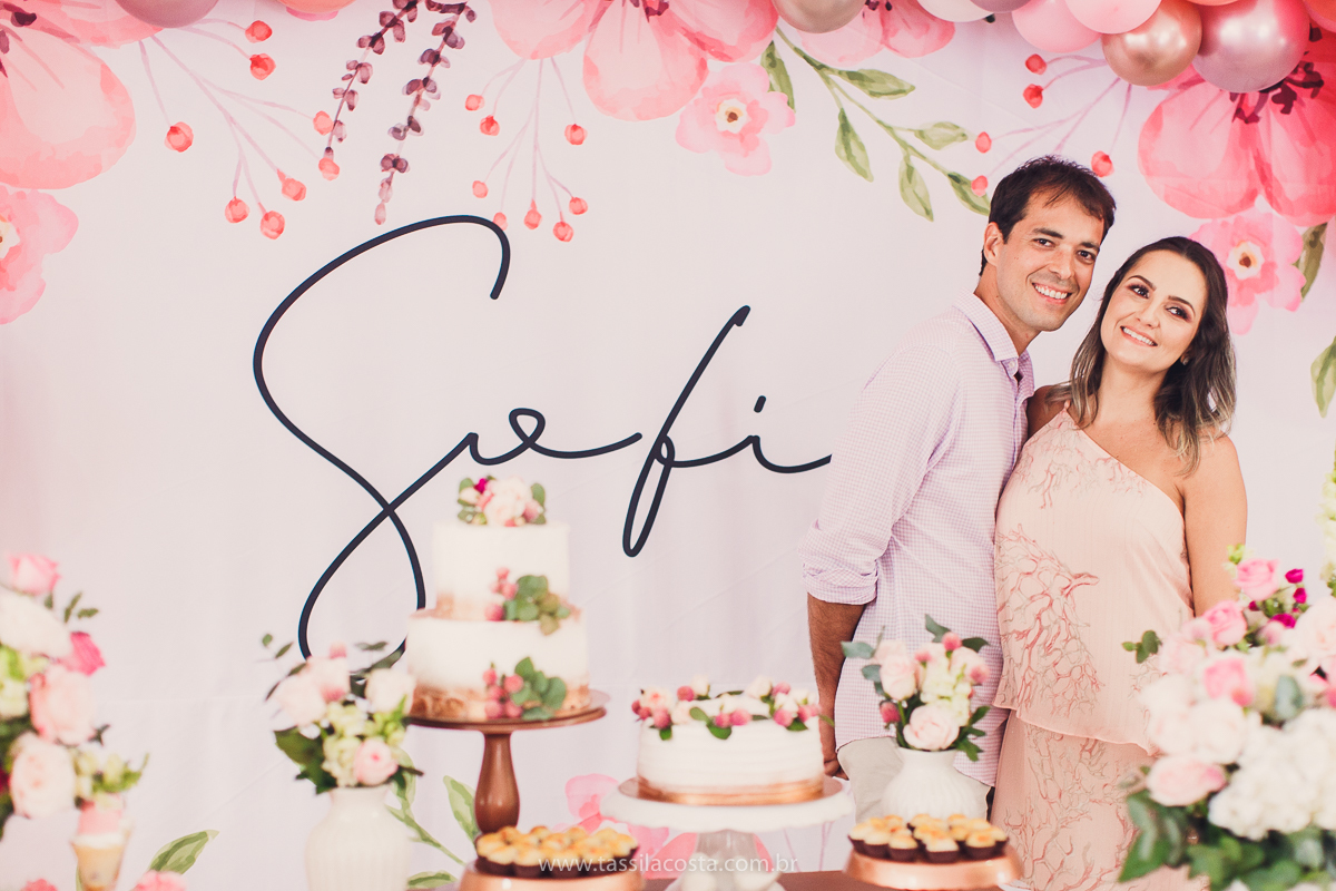 foto de chá bebê, decoração linda de chá de bebê, mãe de menina, decoração de chá de bebê de menina, decoração rosa e branca de chá de bebê, tássila costa fotografia, sandra festas, decoração de chá de bebê em Vila Velha ES, pais de primeira viagem