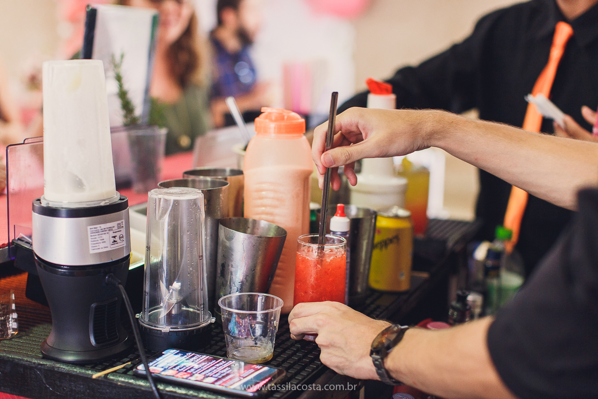 foto de chá bebê, decoração linda de chá de bebê, mãe de menina, decoração de chá de bebê de menina, decoração rosa e branca de chá de bebê, tássila costa fotografia, sandra festas, decoração de chá de bebê em Vila Velha ES, pais de primeira viagem