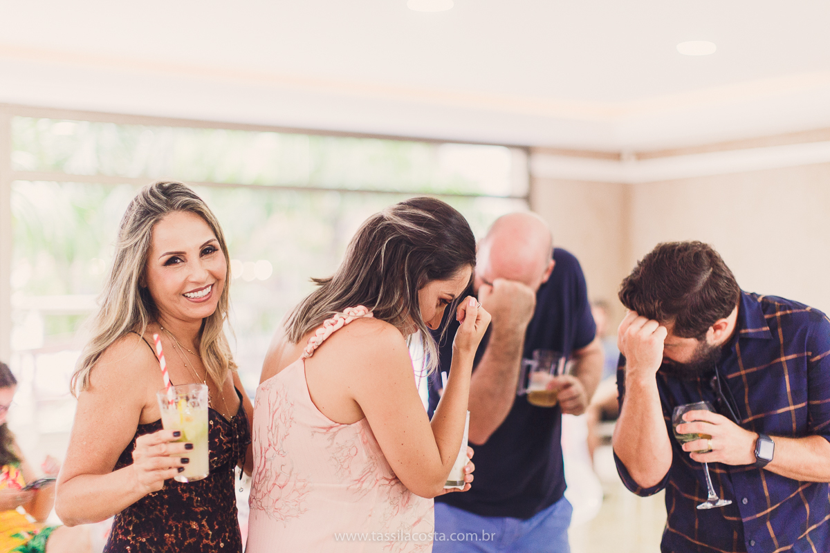 foto de chá bebê, decoração linda de chá de bebê, mãe de menina, decoração de chá de bebê de menina, decoração rosa e branca de chá de bebê, tássila costa fotografia, sandra festas, decoração de chá de bebê em Vila Velha ES, pais de primeira viagem