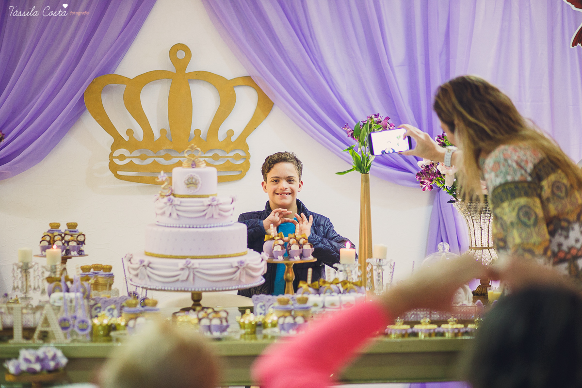 aniversário lindo da princesa sofia, em vitória ES, decoração da Chic Ballon, festa de menina, festa no condomínio em Vix ES, fotos by Tássila Costa