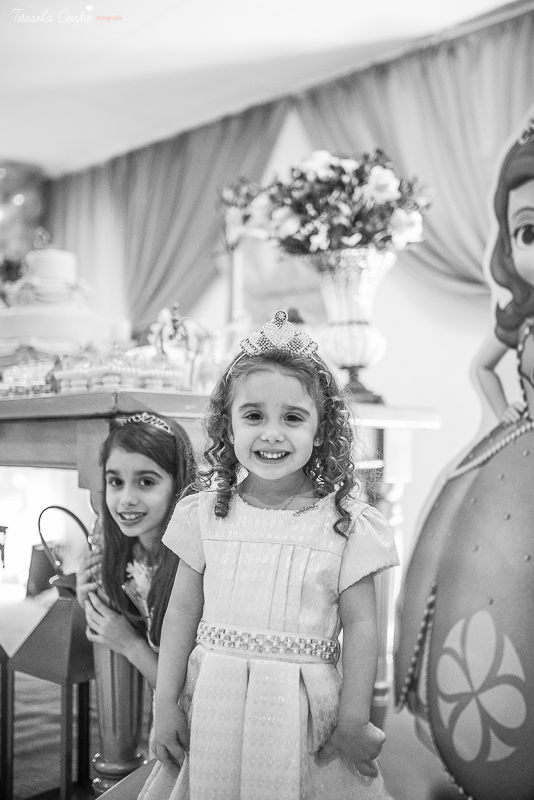 aniversário lindo da princesa sofia, em vitória ES, decoração da Chic Ballon, festa de menina, festa no condomínio em Vix ES, fotos by Tássila Costa