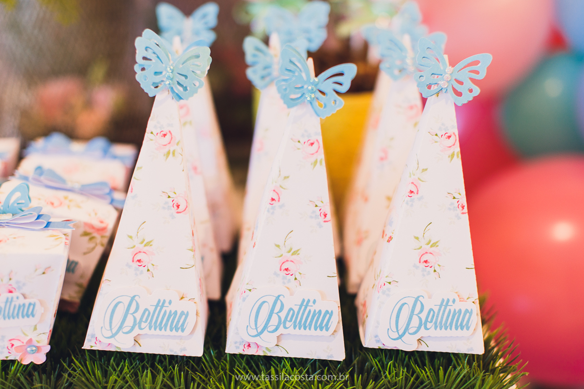festa infantil linda, na Praia da Costa, Vila Velha, ES, tema Jardim, Jardim da Bettina, festa de menina, festa rosa para aniversário de 1 ano, primeiro ano da minha filha, vestido lindo para vestir no aniversário de 1 ano, fotografia de festa infantil
