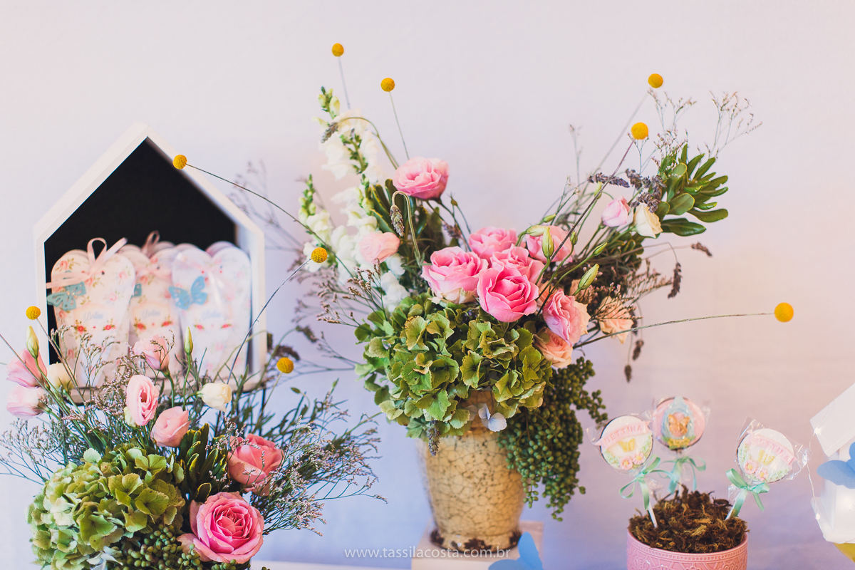 festa infantil linda, na Praia da Costa, Vila Velha, ES, tema Jardim, Jardim da Bettina, festa de menina, festa rosa para aniversário de 1 ano, primeiro ano da minha filha, vestido lindo para vestir no aniversário de 1 ano, fotografia de festa infantil
