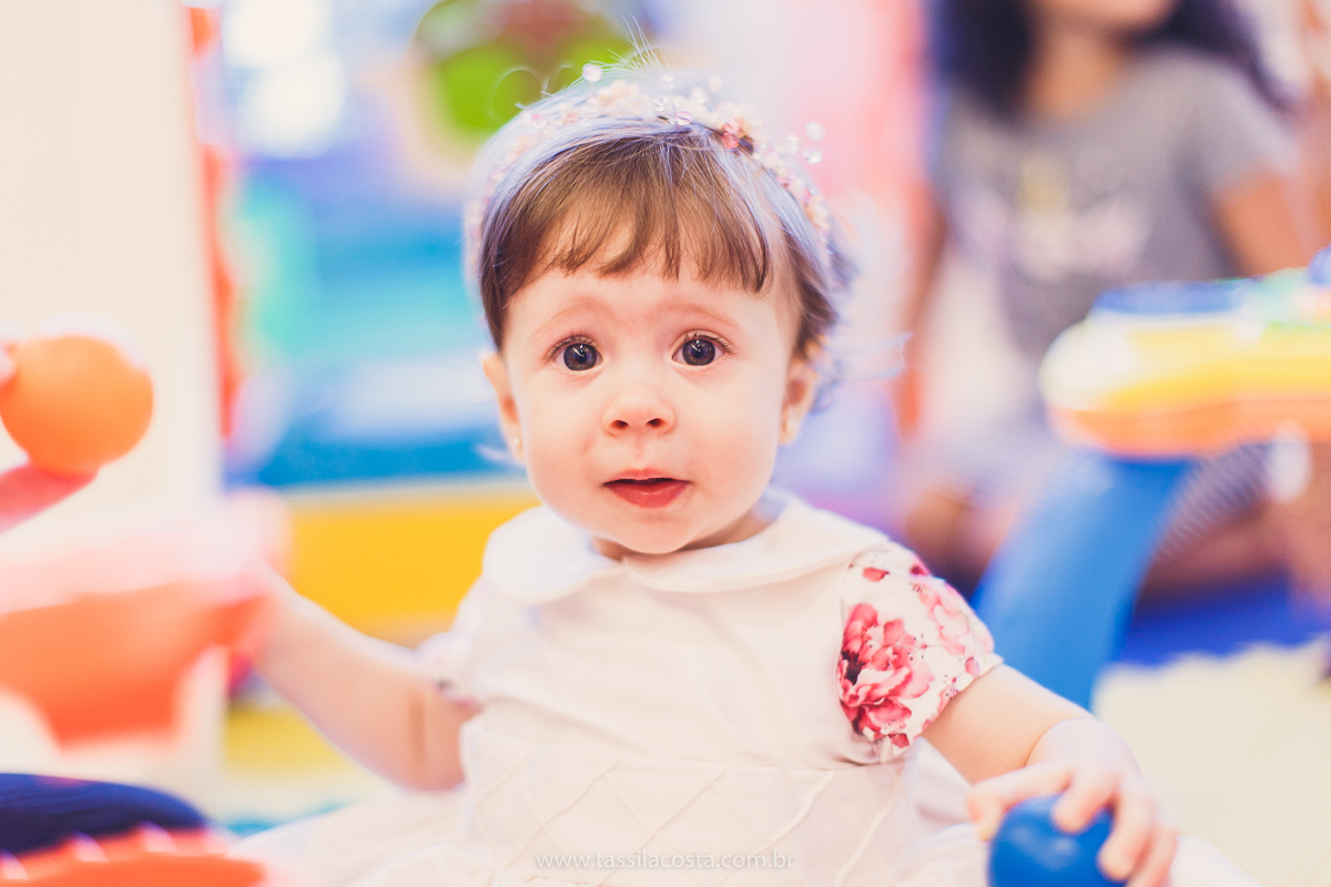 festa infantil linda, na Praia da Costa, Vila Velha, ES, tema Jardim, Jardim da Bettina, festa de menina, festa rosa para aniversário de 1 ano, primeiro ano da minha filha, vestido lindo para vestir no aniversário de 1 ano, fotografia de festa infantil