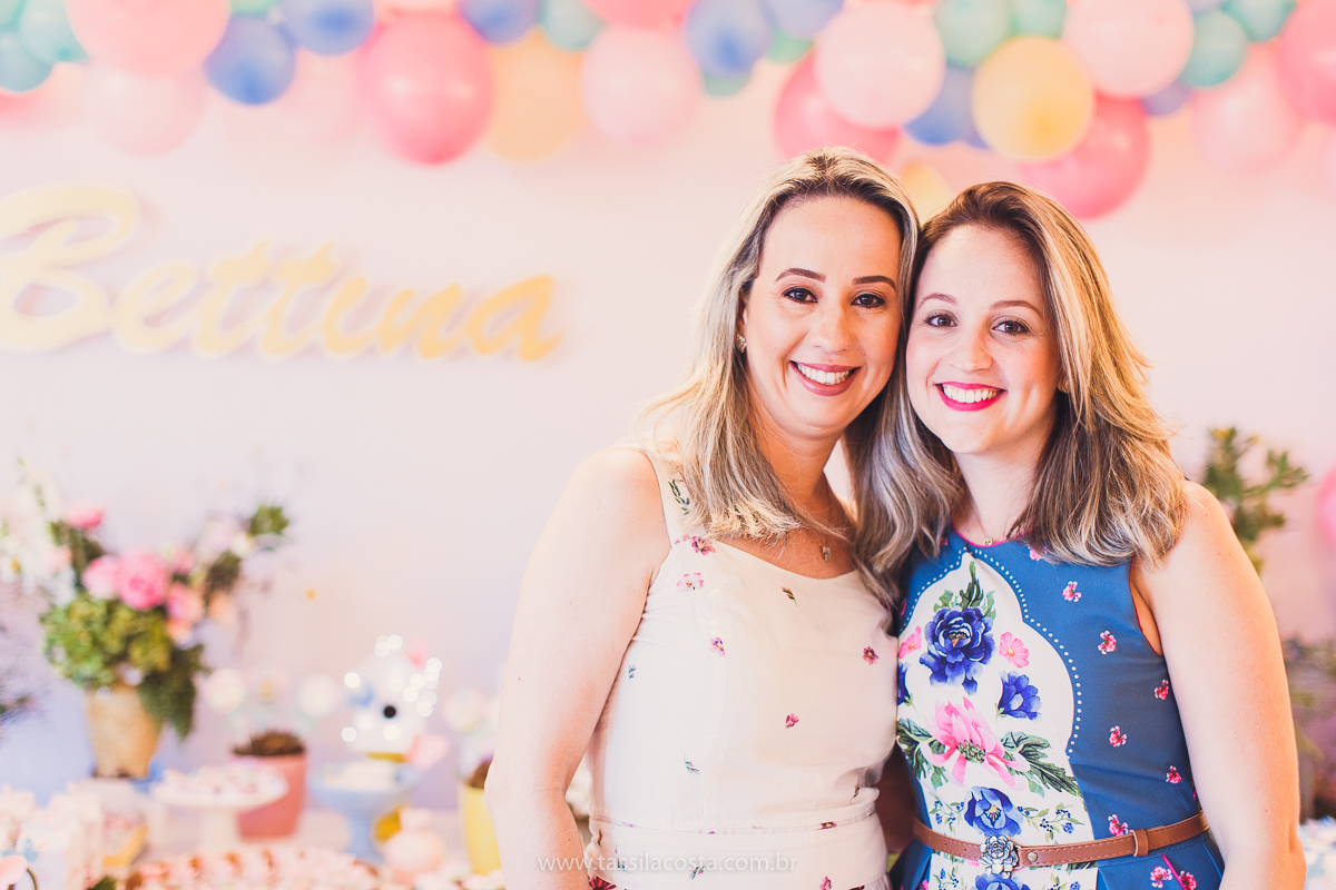 festa infantil linda, na Praia da Costa, Vila Velha, ES, tema Jardim, Jardim da Bettina, festa de menina, festa rosa para aniversário de 1 ano, primeiro ano da minha filha, vestido lindo para vestir no aniversário de 1 ano, fotografia de festa infantil