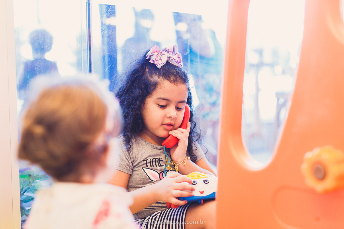 festa infantil linda, na Praia da Costa, Vila Velha, ES, tema Jardim, Jardim da Bettina, festa de menina, festa rosa para aniversário de 1 ano, primeiro ano da minha filha, vestido lindo para vestir no aniversário de 1 ano, fotografia de festa infantil