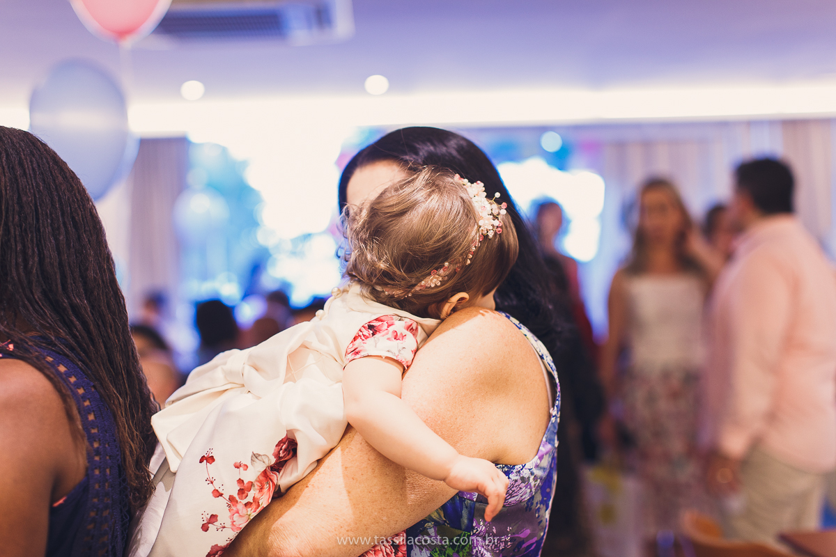 festa infantil linda, na Praia da Costa, Vila Velha, ES, tema Jardim, Jardim da Bettina, festa de menina, festa rosa para aniversário de 1 ano, primeiro ano da minha filha, vestido lindo para vestir no aniversário de 1 ano, fotografia de festa infantil