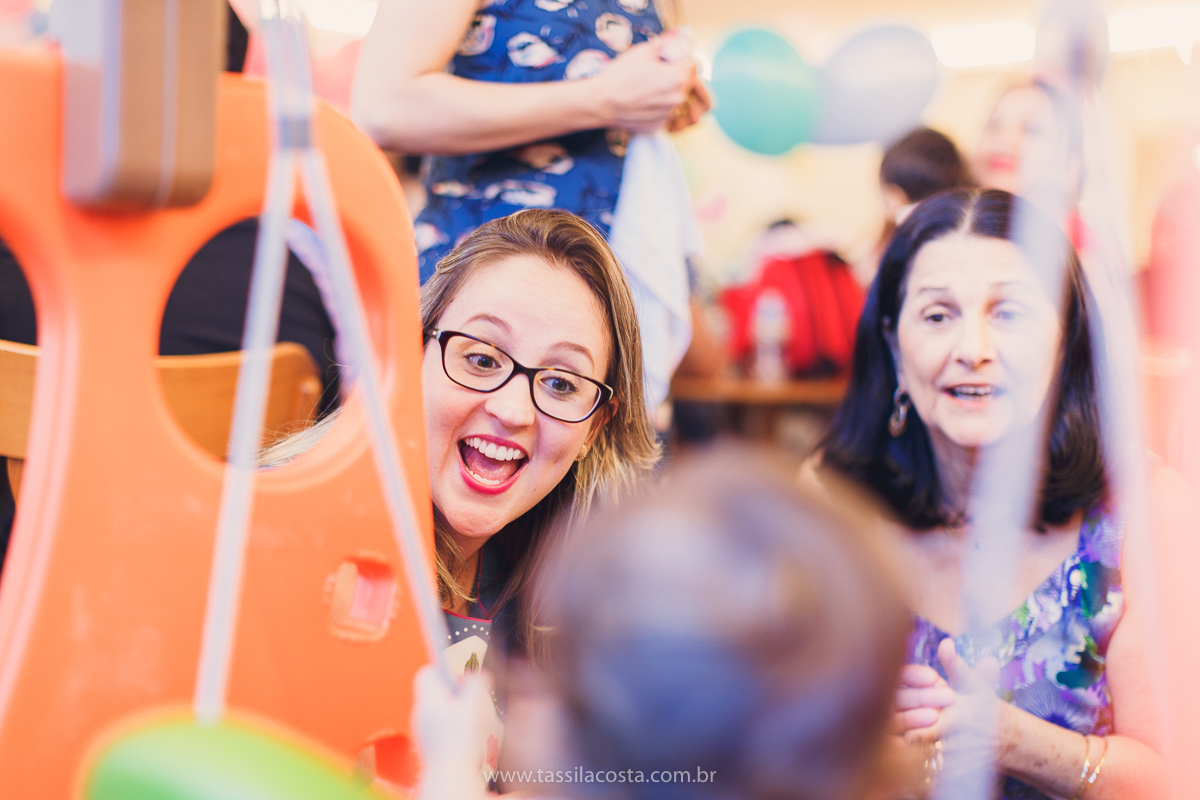 festa infantil linda, na Praia da Costa, Vila Velha, ES, tema Jardim, Jardim da Bettina, festa de menina, festa rosa para aniversário de 1 ano, primeiro ano da minha filha, vestido lindo para vestir no aniversário de 1 ano, fotografia de festa infantil