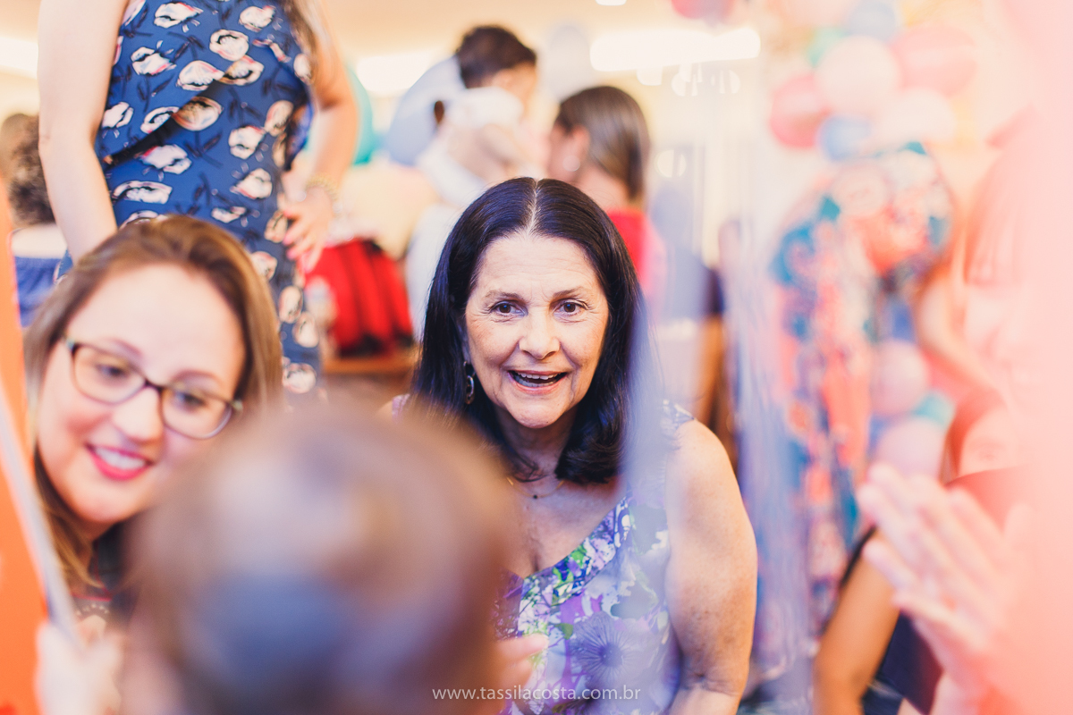 festa infantil linda, na Praia da Costa, Vila Velha, ES, tema Jardim, Jardim da Bettina, festa de menina, festa rosa para aniversário de 1 ano, primeiro ano da minha filha, vestido lindo para vestir no aniversário de 1 ano, fotografia de festa infantil