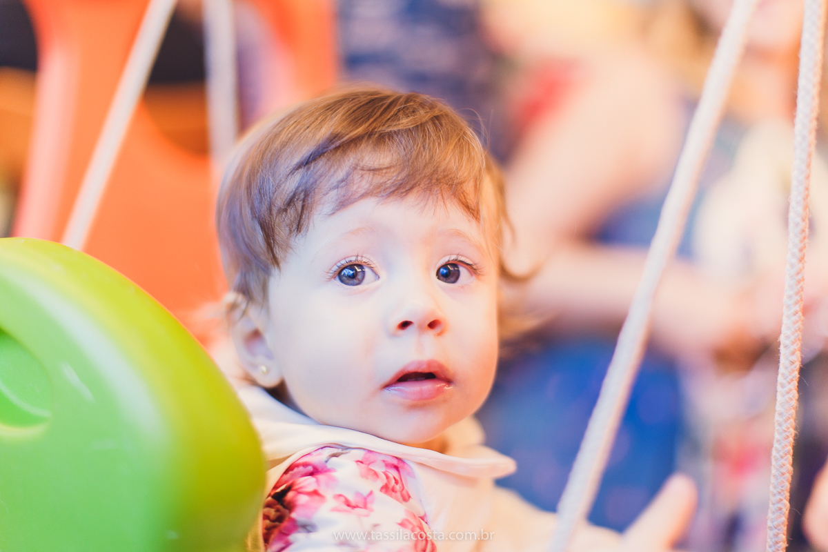 festa infantil linda, na Praia da Costa, Vila Velha, ES, tema Jardim, Jardim da Bettina, festa de menina, festa rosa para aniversário de 1 ano, primeiro ano da minha filha, vestido lindo para vestir no aniversário de 1 ano, fotografia de festa infantil