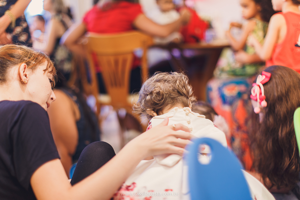 festa infantil linda, na Praia da Costa, Vila Velha, ES, tema Jardim, Jardim da Bettina, festa de menina, festa rosa para aniversário de 1 ano, primeiro ano da minha filha, vestido lindo para vestir no aniversário de 1 ano, fotografia de festa infantil