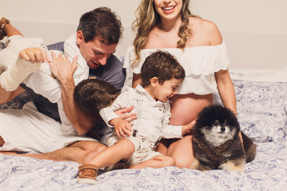 chá de fraldas da Júlia, da Dante Micheline, Praia de Camburi, Vitória ES, tássila costa fotografia, mãe de 3 meninos, mãe de gêmeos, ensaio de gestante feito em casa, fotografia de grávida em vila velha, fotos lindas