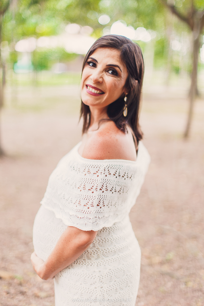 fotos lindas de gestante, feitas no Parque Botânico da Vale, em Vitória ES, tássila costa fotografia, gravidez muito desejada por essa família, fotos de gestante num dia nublado, o que fazer quando chove no meio do ensaio fotográfico, dicas de fotografia 