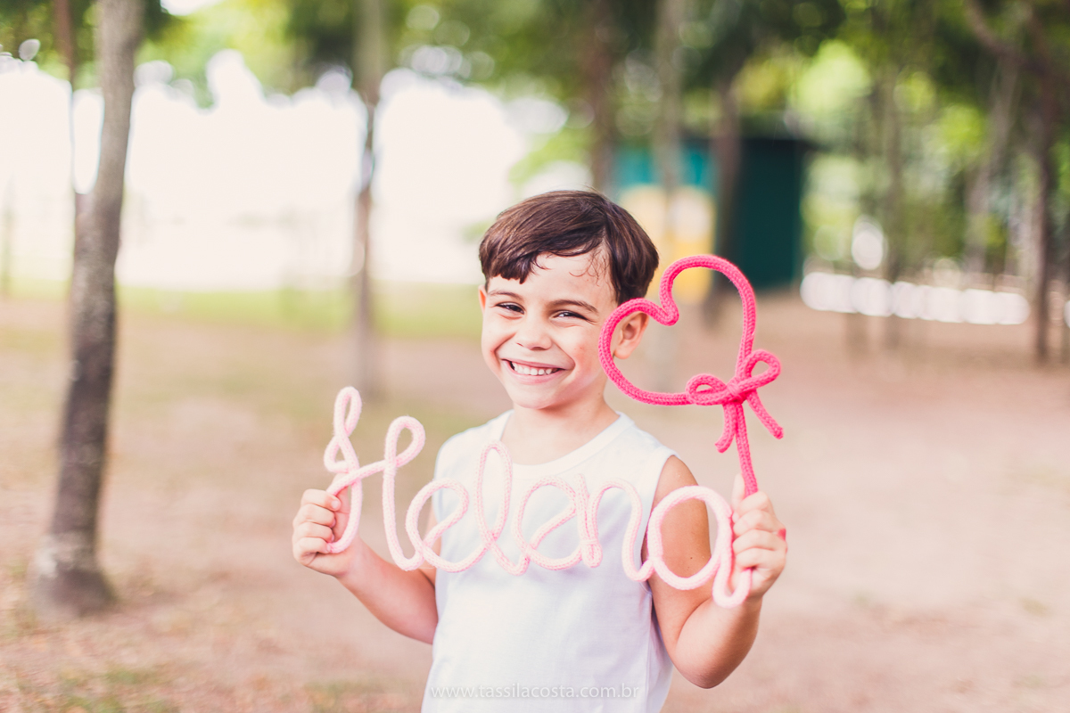 fotos lindas de gestante, feitas no Parque Botânico da Vale, em Vitória ES, tássila costa fotografia, gravidez muito desejada por essa família, fotos de gestante num dia nublado, o que fazer quando chove no meio do ensaio fotográfico, dicas de fotografia 