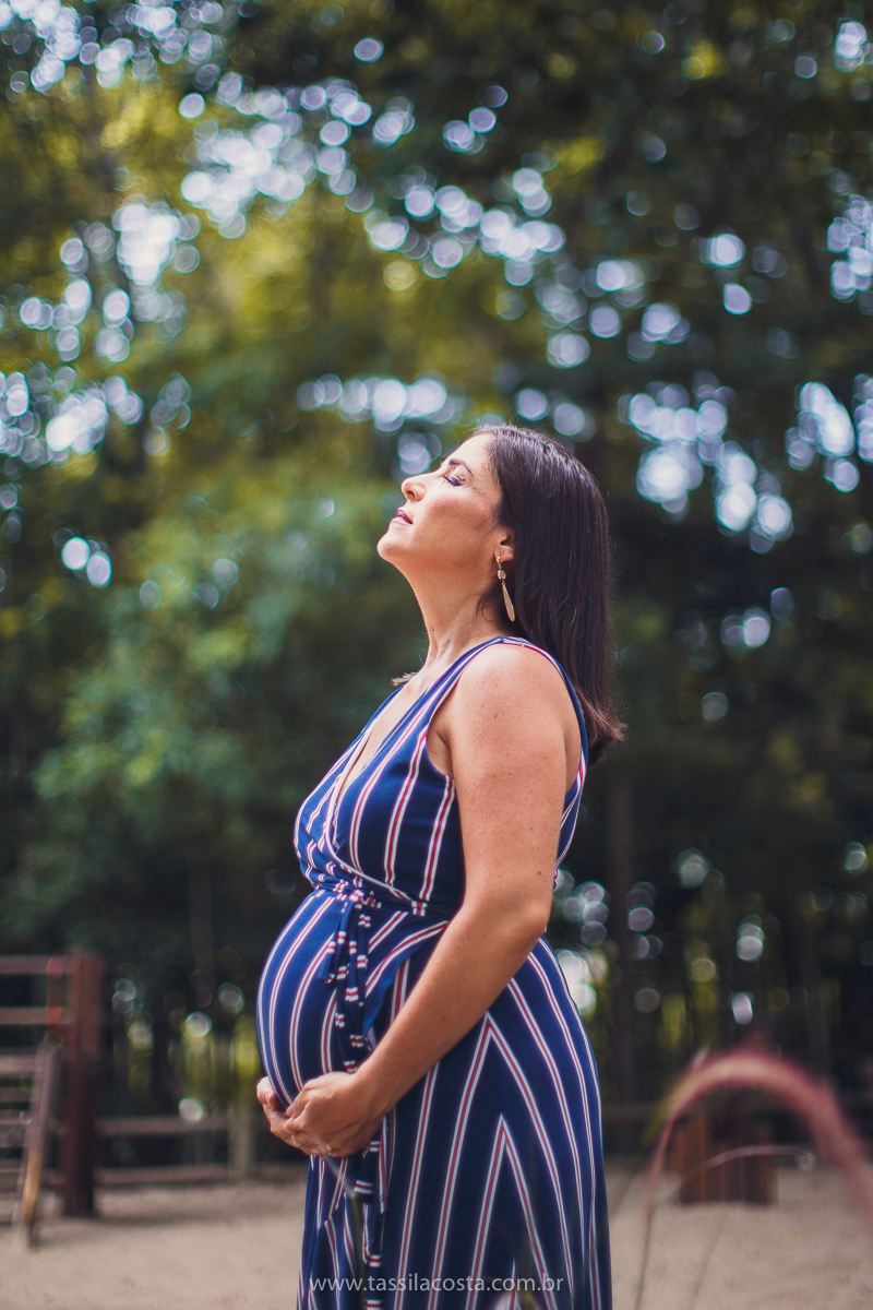 fotos lindas de gestante, feitas no Parque Botânico da Vale, em Vitória ES, tássila costa fotografia, gravidez muito desejada por essa família, fotos de gestante num dia nublado, o que fazer quando chove no meio do ensaio fotográfico, dicas de fotografia 