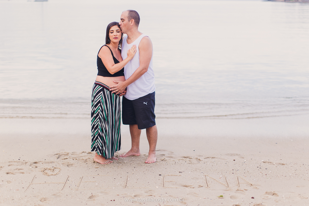 fotos lindas de gestante, feitas no Parque Botânico da Vale, em Vitória ES, tássila costa fotografia, gravidez muito desejada por essa família, fotos de gestante num dia nublado, o que fazer quando chove no meio do ensaio fotográfico, dicas de fotografia 
