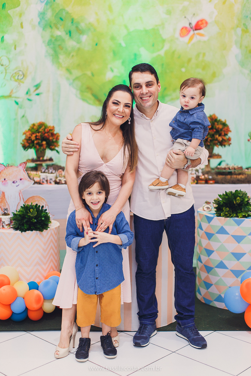 festa com tema super diferente, festa de menino, no cerimonial Ratiboom em Campo Grande, ES, decoração da Giovana da Xic Baloon, decoração no tema Bosque, Bosque do Pedro, fotografia de festa infantil, fotos lindas de aniversário infantil, 1 ano do meu bb