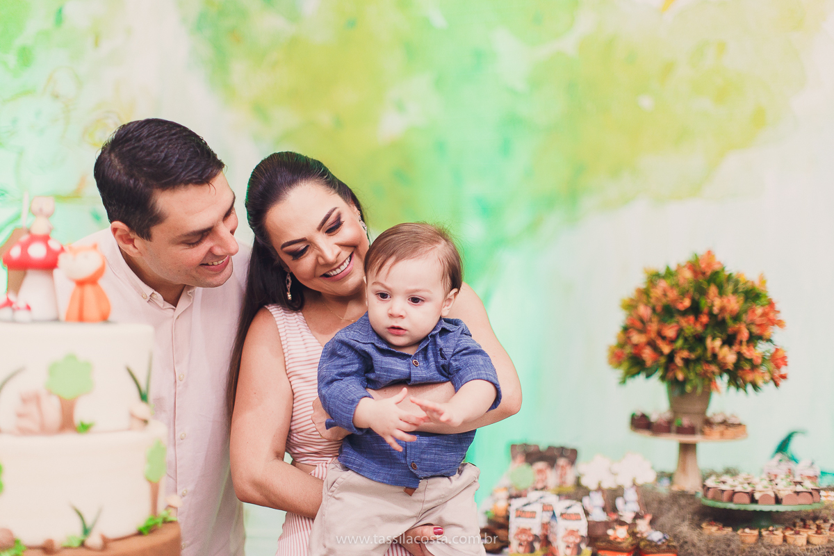 festa com tema super diferente, festa de menino, no cerimonial Ratiboom em Campo Grande, ES, decoração da Giovana da Xic Baloon, decoração no tema Bosque, Bosque do Pedro, fotografia de festa infantil, fotos lindas de aniversário infantil, 1 ano do meu bb
