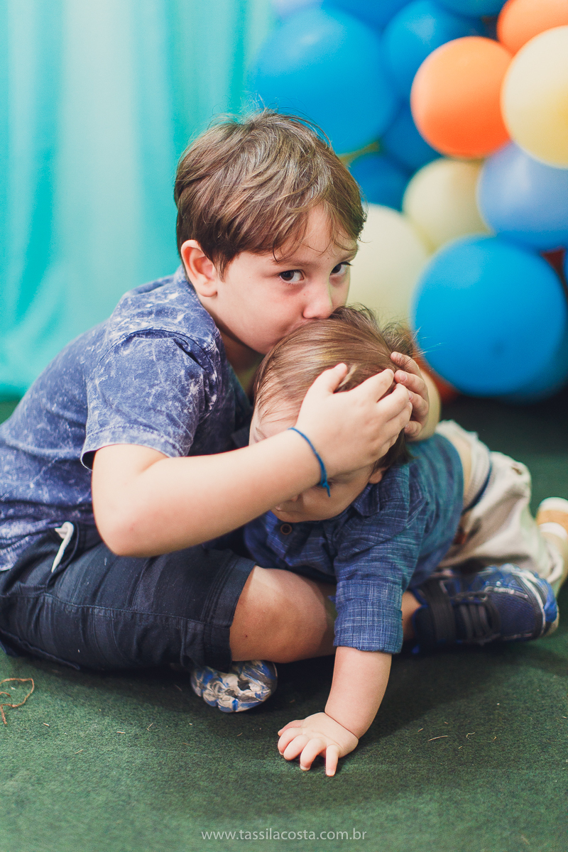festa com tema super diferente, festa de menino, no cerimonial Ratiboom em Campo Grande, ES, decoração da Giovana da Xic Baloon, decoração no tema Bosque, Bosque do Pedro, fotografia de festa infantil, fotos lindas de aniversário infantil, 1 ano do meu bb