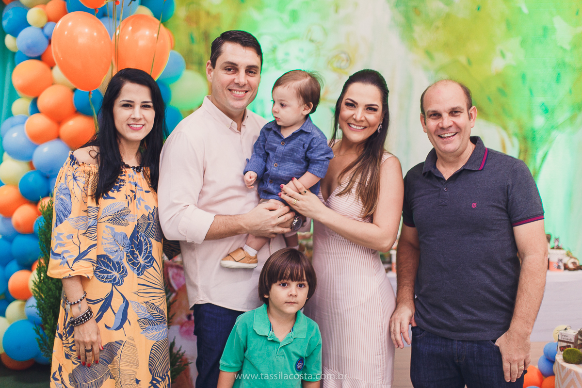 festa com tema super diferente, festa de menino, no cerimonial Ratiboom em Campo Grande, ES, decoração da Giovana da Xic Baloon, decoração no tema Bosque, Bosque do Pedro, fotografia de festa infantil, fotos lindas de aniversário infantil, 1 ano do meu bb