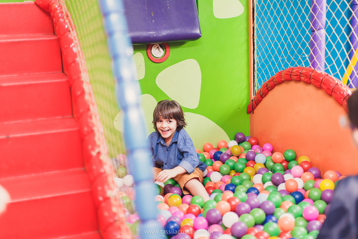 festa com tema super diferente, festa de menino, no cerimonial Ratiboom em Campo Grande, ES, decoração da Giovana da Xic Baloon, decoração no tema Bosque, Bosque do Pedro, fotografia de festa infantil, fotos lindas de aniversário infantil, 1 ano do meu bb