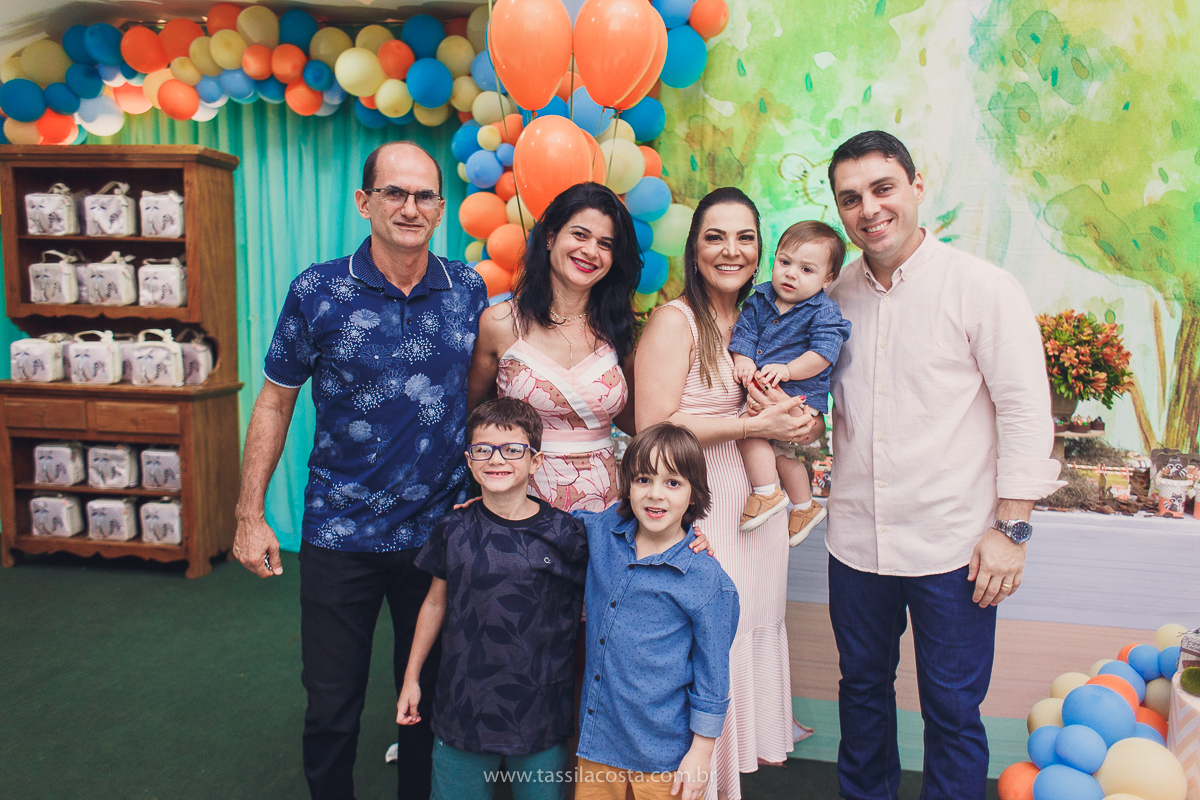 festa com tema super diferente, festa de menino, no cerimonial Ratiboom em Campo Grande, ES, decoração da Giovana da Xic Baloon, decoração no tema Bosque, Bosque do Pedro, fotografia de festa infantil, fotos lindas de aniversário infantil, 1 ano do meu bb
