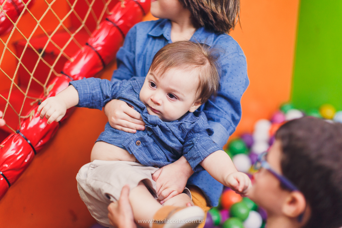 festa com tema super diferente, festa de menino, no cerimonial Ratiboom em Campo Grande, ES, decoração da Giovana da Xic Baloon, decoração no tema Bosque, Bosque do Pedro, fotografia de festa infantil, fotos lindas de aniversário infantil, 1 ano do meu bb