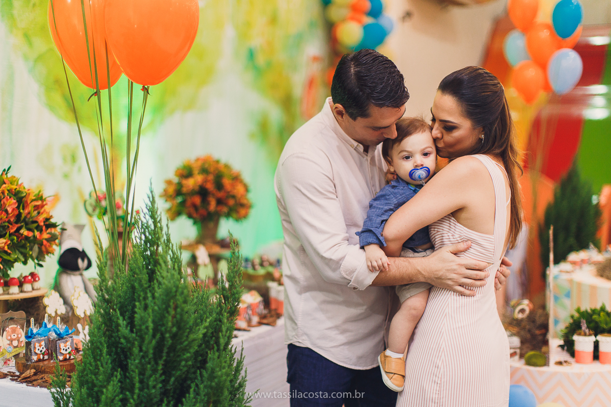 festa com tema super diferente, festa de menino, no cerimonial Ratiboom em Campo Grande, ES, decoração da Giovana da Xic Baloon, decoração no tema Bosque, Bosque do Pedro, fotografia de festa infantil, fotos lindas de aniversário infantil, 1 ano do meu bb