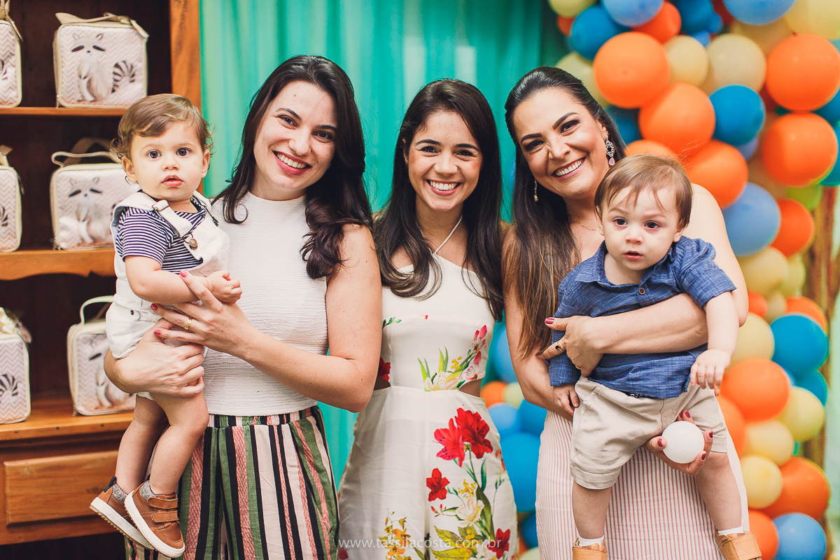 festa com tema super diferente, festa de menino, no cerimonial Ratiboom em Campo Grande, ES, decoração da Giovana da Xic Baloon, decoração no tema Bosque, Bosque do Pedro, fotografia de festa infantil, fotos lindas de aniversário infantil, 1 ano do meu bb