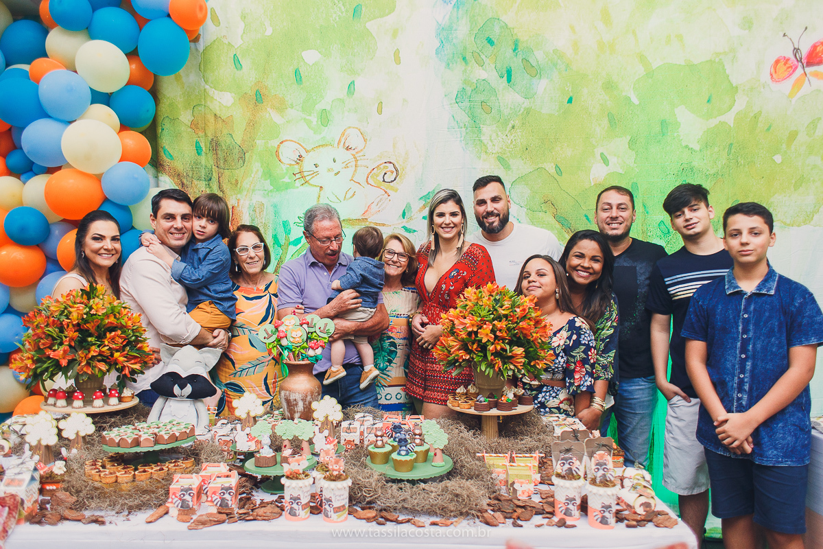 festa com tema super diferente, festa de menino, no cerimonial Ratiboom em Campo Grande, ES, decoração da Giovana da Xic Baloon, decoração no tema Bosque, Bosque do Pedro, fotografia de festa infantil, fotos lindas de aniversário infantil, 1 ano do meu bb