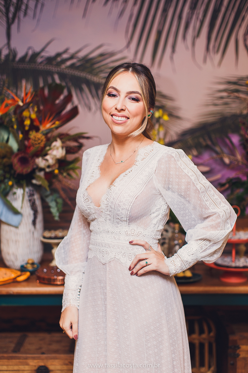 decoração linda de chá bar, Dayane e Higgor, decoração de chá bar by Tais Vaz, fotografia de chá bar by Tássila Costa, chá bar inspirado na balada Tardezinha do Thiaguinho, vestido lindo para usar no chá bar, chá bar em Vitória ES, noivos lindos em ViX