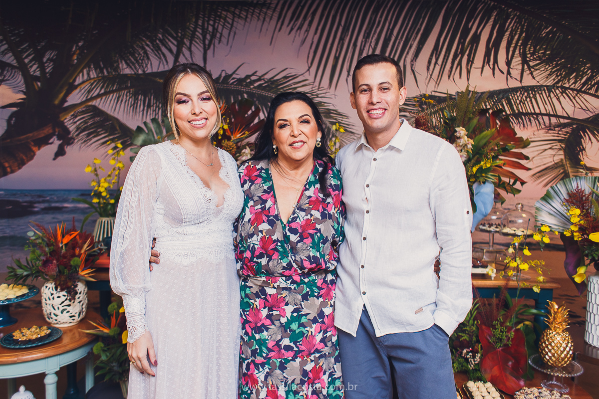 decoração linda de chá bar, Dayane e Higgor, decoração de chá bar by Tais Vaz, fotografia de chá bar by Tássila Costa, chá bar inspirado na balada Tardezinha do Thiaguinho, vestido lindo para usar no chá bar, chá bar em Vitória ES, noivos lindos em ViX