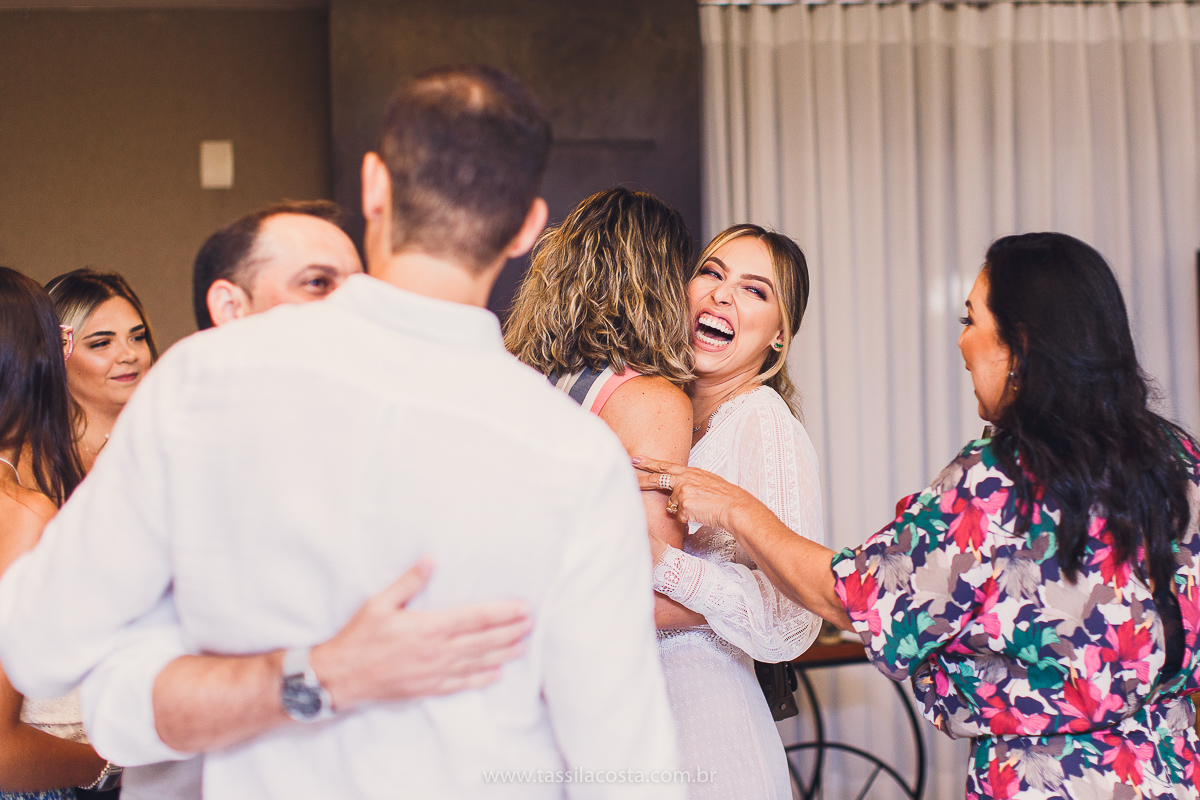 decoração linda de chá bar, Dayane e Higgor, decoração de chá bar by Tais Vaz, fotografia de chá bar by Tássila Costa, chá bar inspirado na balada Tardezinha do Thiaguinho, vestido lindo para usar no chá bar, chá bar em Vitória ES, noivos lindos em ViX