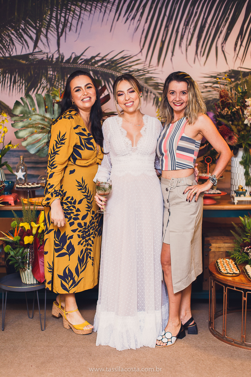 decoração linda de chá bar, Dayane e Higgor, decoração de chá bar by Tais Vaz, fotografia de chá bar by Tássila Costa, chá bar inspirado na balada Tardezinha do Thiaguinho, vestido lindo para usar no chá bar, chá bar em Vitória ES, noivos lindos em ViX