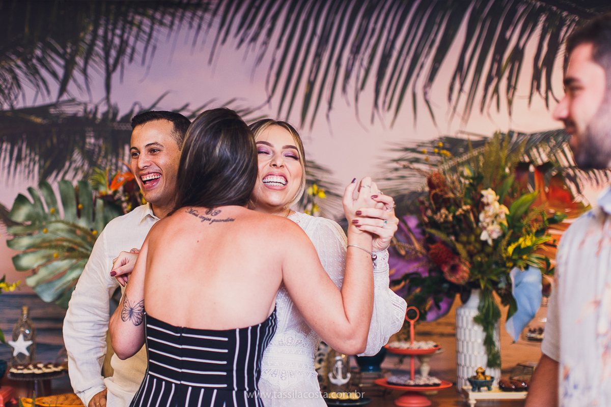 decoração linda de chá bar, Dayane e Higgor, decoração de chá bar by Tais Vaz, fotografia de chá bar by Tássila Costa, chá bar inspirado na balada Tardezinha do Thiaguinho, vestido lindo para usar no chá bar, chá bar em Vitória ES, noivos lindos em ViX