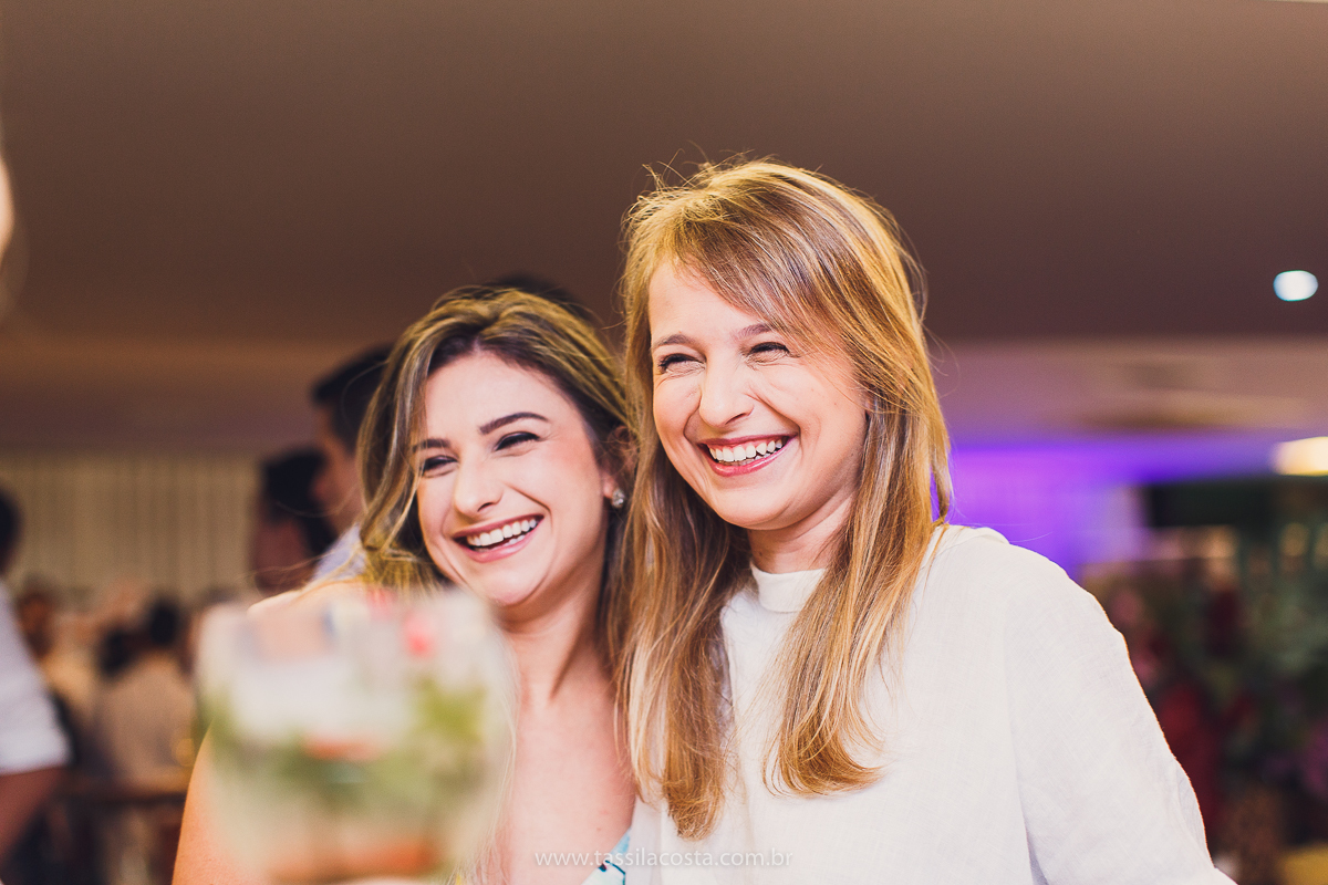 decoração linda de chá bar, Dayane e Higgor, decoração de chá bar by Tais Vaz, fotografia de chá bar by Tássila Costa, chá bar inspirado na balada Tardezinha do Thiaguinho, vestido lindo para usar no chá bar, chá bar em Vitória ES, noivos lindos em ViX